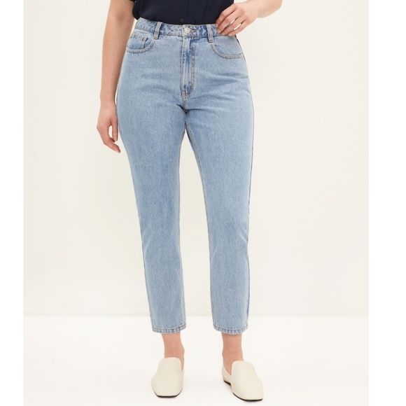 NWT STEVIE HIGHRISE MOM JEANS TAPERED LIGHT INDIGO - Picture 2 of 16